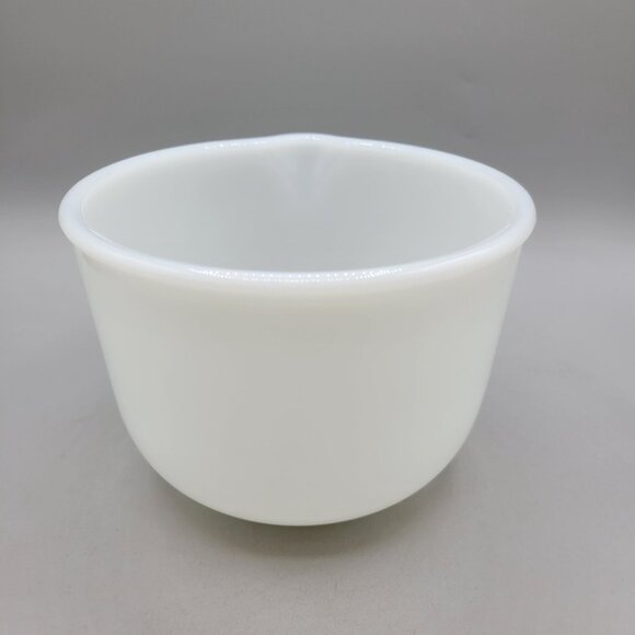 1950s Glasbake Sunbeam Milk Glass Mixing Bowl #10 Spout White Vintage Bakeware - Picture 5 of 7